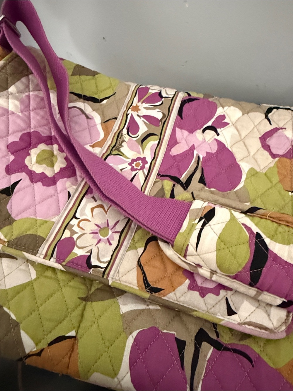 Vera Bradley Floral Quilted Crossbody Messenger Diaper Bag "Portobello Road" - Picture 9 of 10